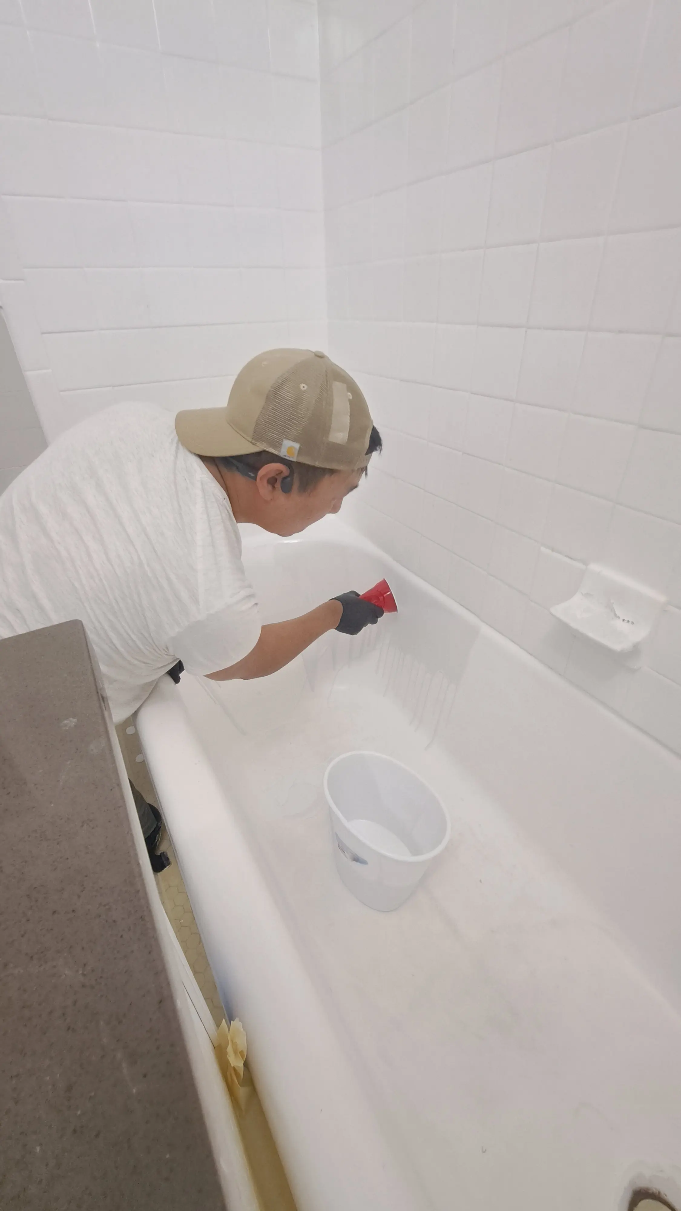 Applying the pour-on coating for a new glossy finish